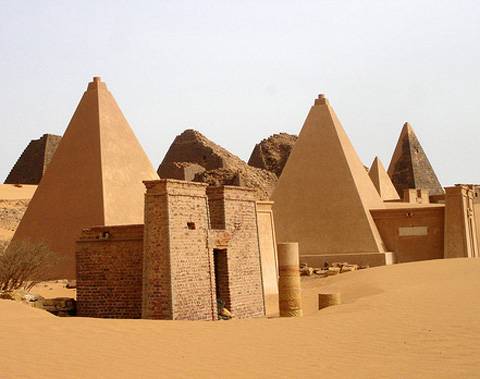 ethiopia_pyramids_of_meroe.jpg